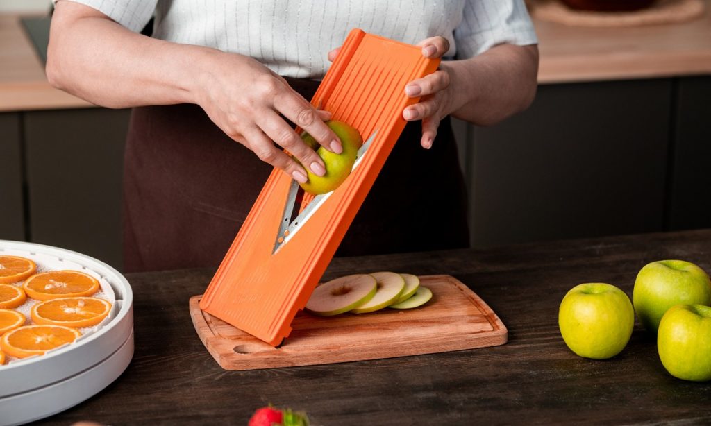 How to Properly Use a Mandoline Slicer