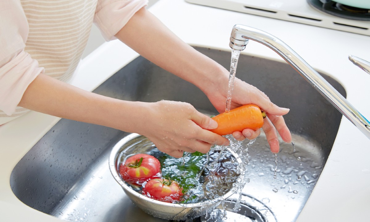 The Importance of Cleaning Your Veggies Before Eating Them - Garden Gate  Guides