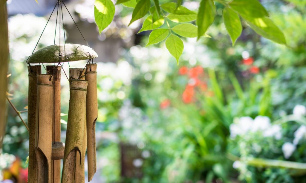 How to design your garden with windchime