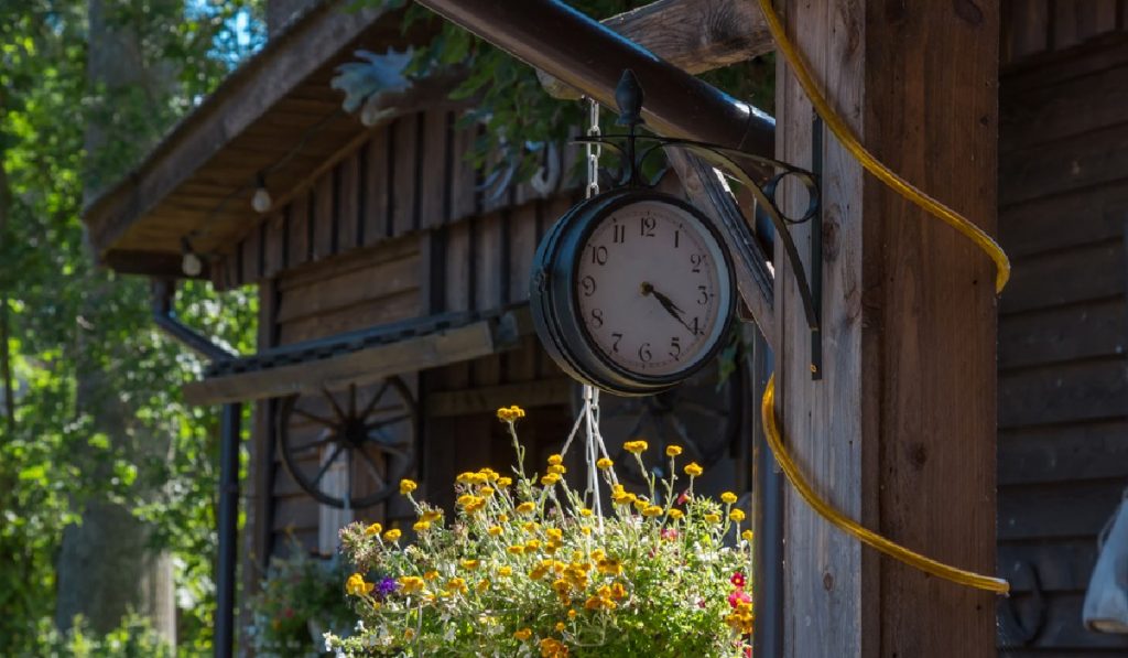 outdoor clocks garden-gate Creative Outdoor Decor