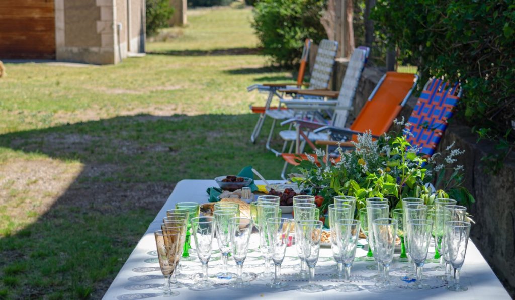 outdoor-chair-pads-garden-gate Guide To Throwing the Ultimate Outdoor Party