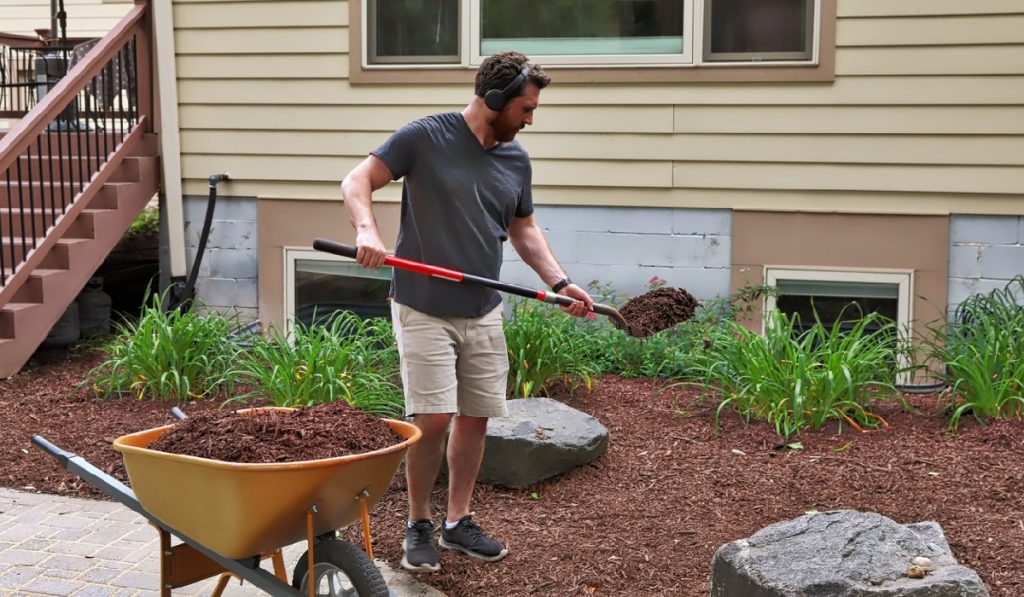 Build a Raised Garden Bed