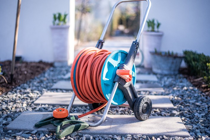 Garden Hose Reel Cart - No more tipping over! 